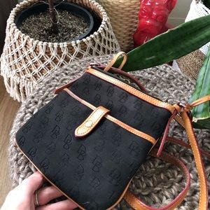 Authentic Dooney & Bourke Crossbody/Messenger
